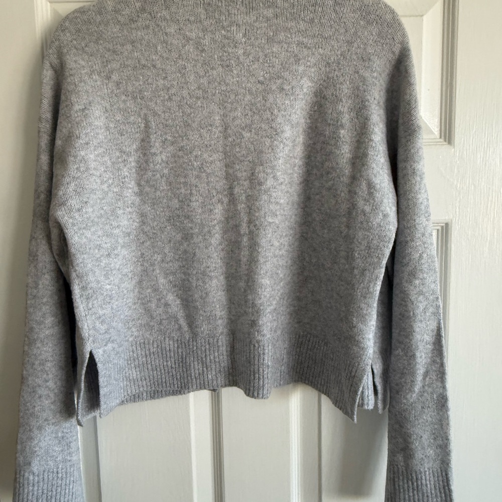 Abercrombie & Fitch Light Gray Women's Cardigan - Picture 2 of 4